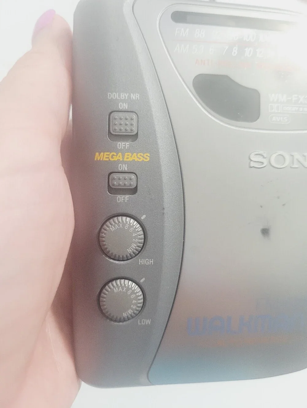 Sony Walkman WM-FX355 Cassette Player AM/FM Mega Bass Dolby TRH-1 Headphones